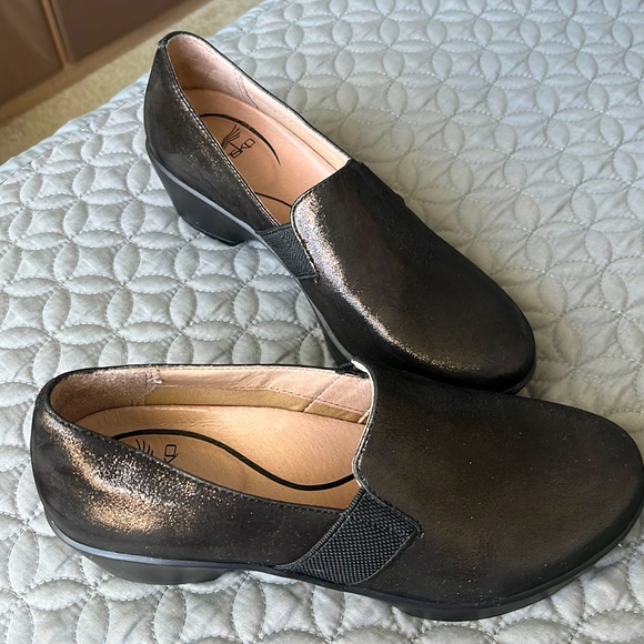 Dansko womens professional shoes size 38 black with sheen - Picture 1 of 3